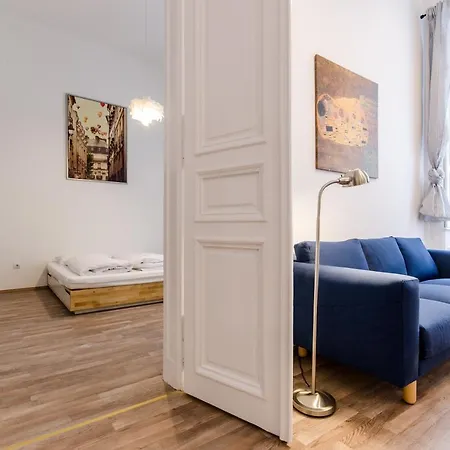 Spacious 3 In Downtown Apartment Budapest