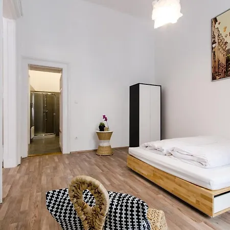 Spacious 3 In Downtown Apartment Budapest