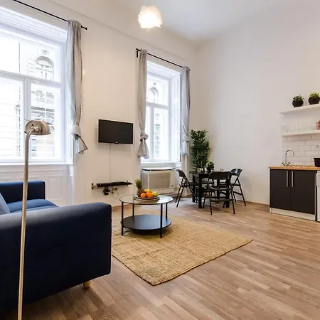 Apartment Spacious 3 In Downtown *